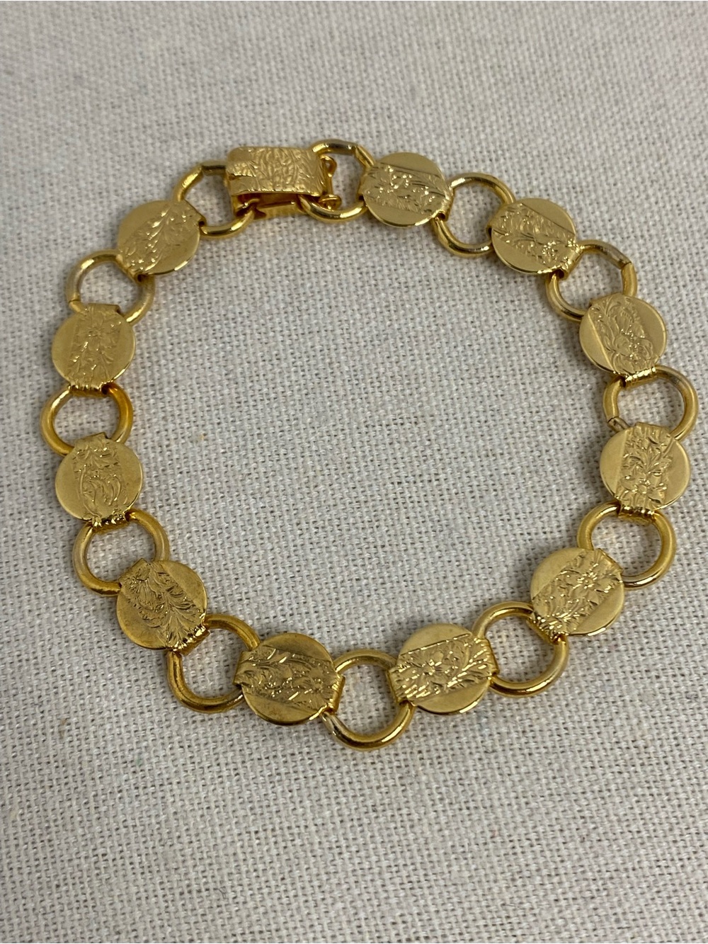Vintage Sarah Coventry Embossed Gold Tone Bracelet